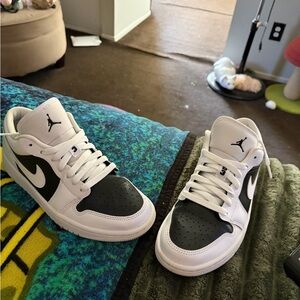 Jordan Air 1 Low White and Black womens size 9
